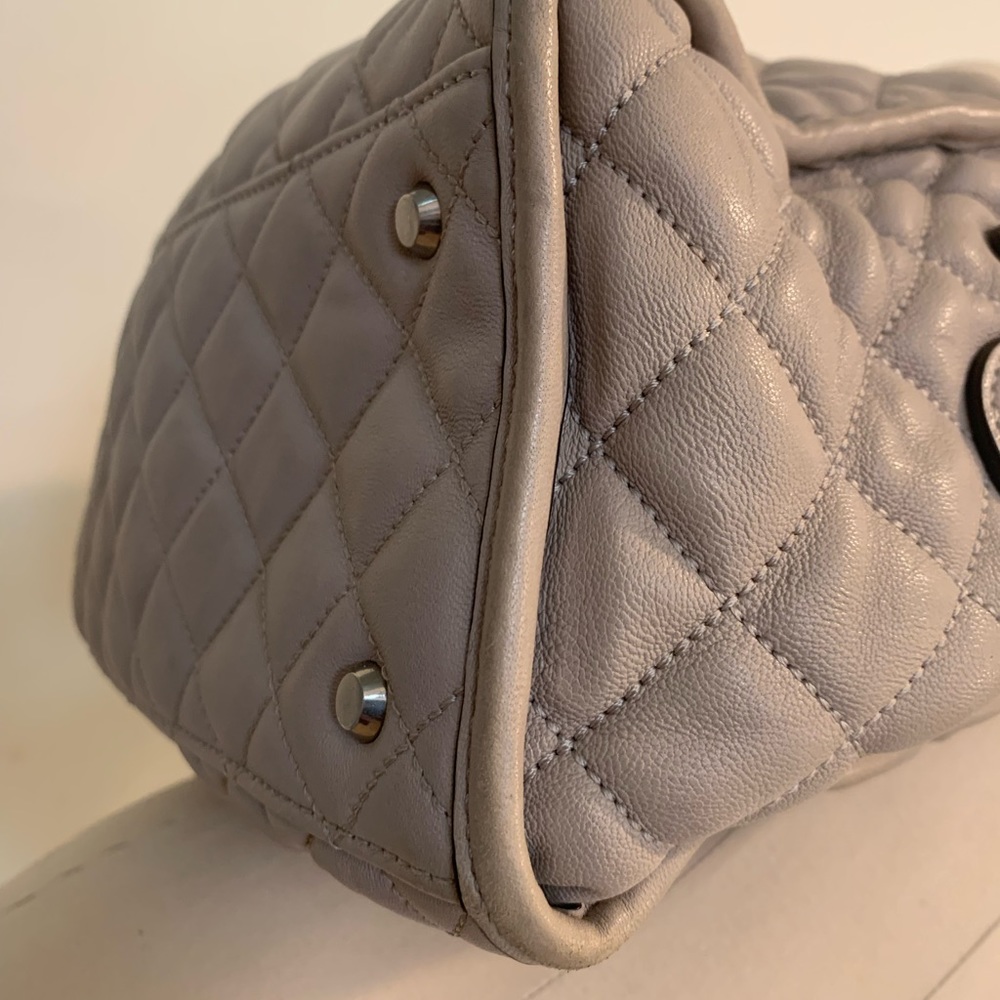 Michael Kors lamb skin light grey shoulder bag like new - Picture 6 of 10